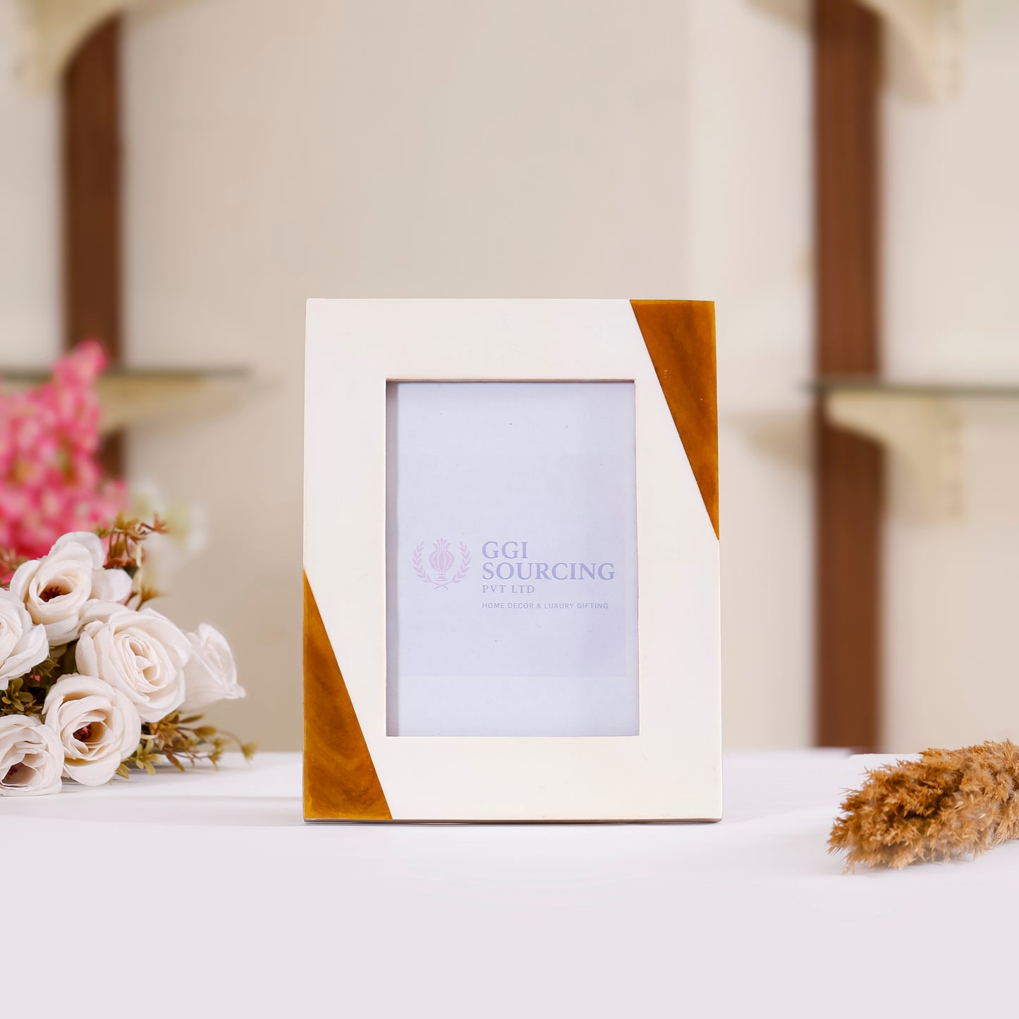 Diagonal Accent Resin-Coated Photo Frame – 5 × 7 Inch